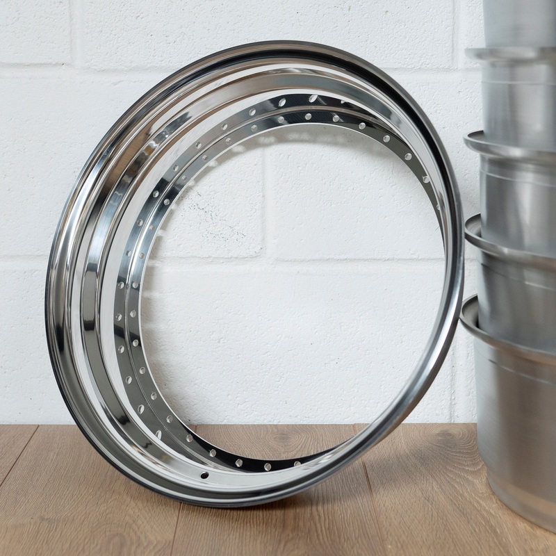 18 Cargraphic – 40 Bolt Outer Wheel Lip