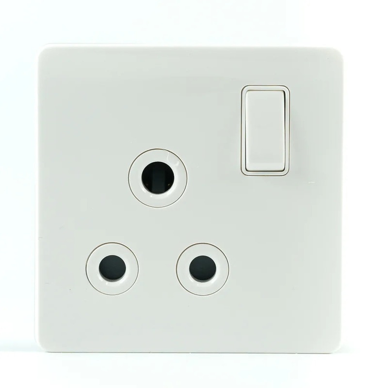 Trilif Switched Socket Outlet 15a 1g